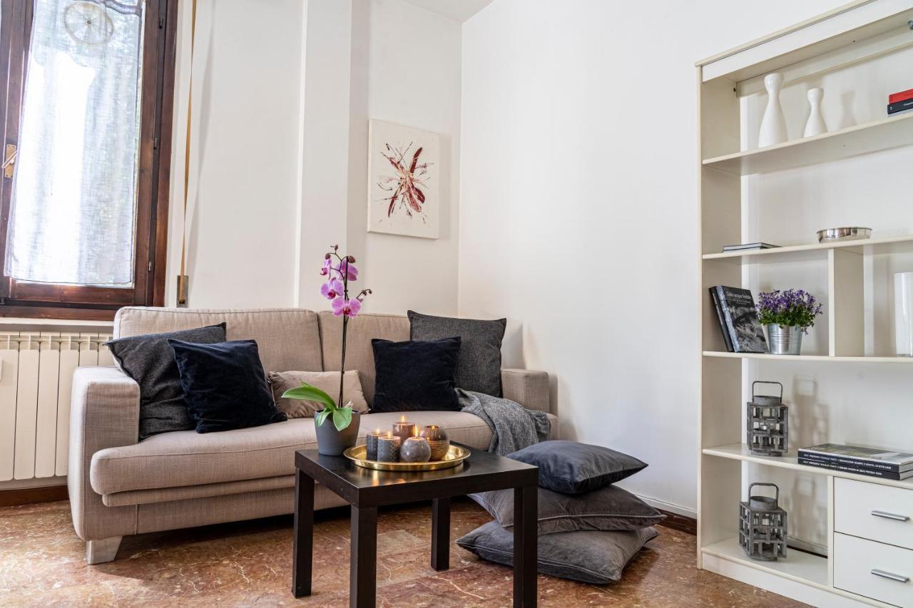 Cozy Roman Apartment With Parking Флоренція Екстер'єр фото